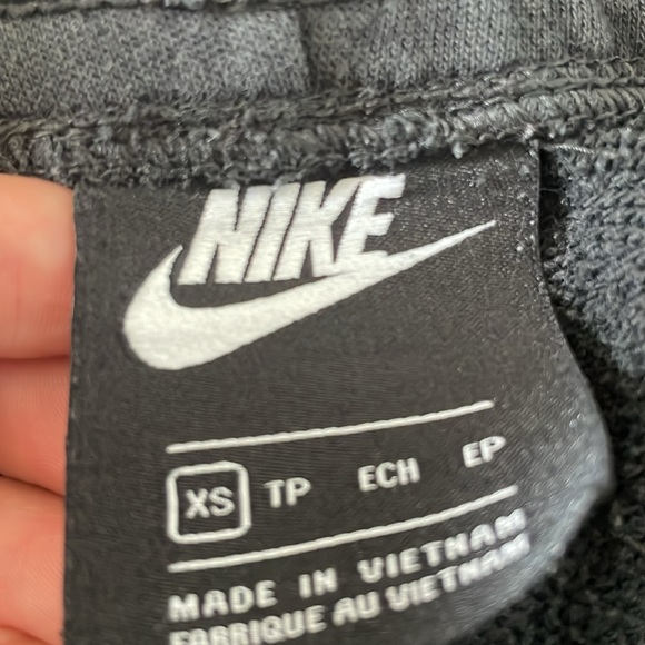 Woman’s extra small black Nike sweatpants - Picture 4 of 4